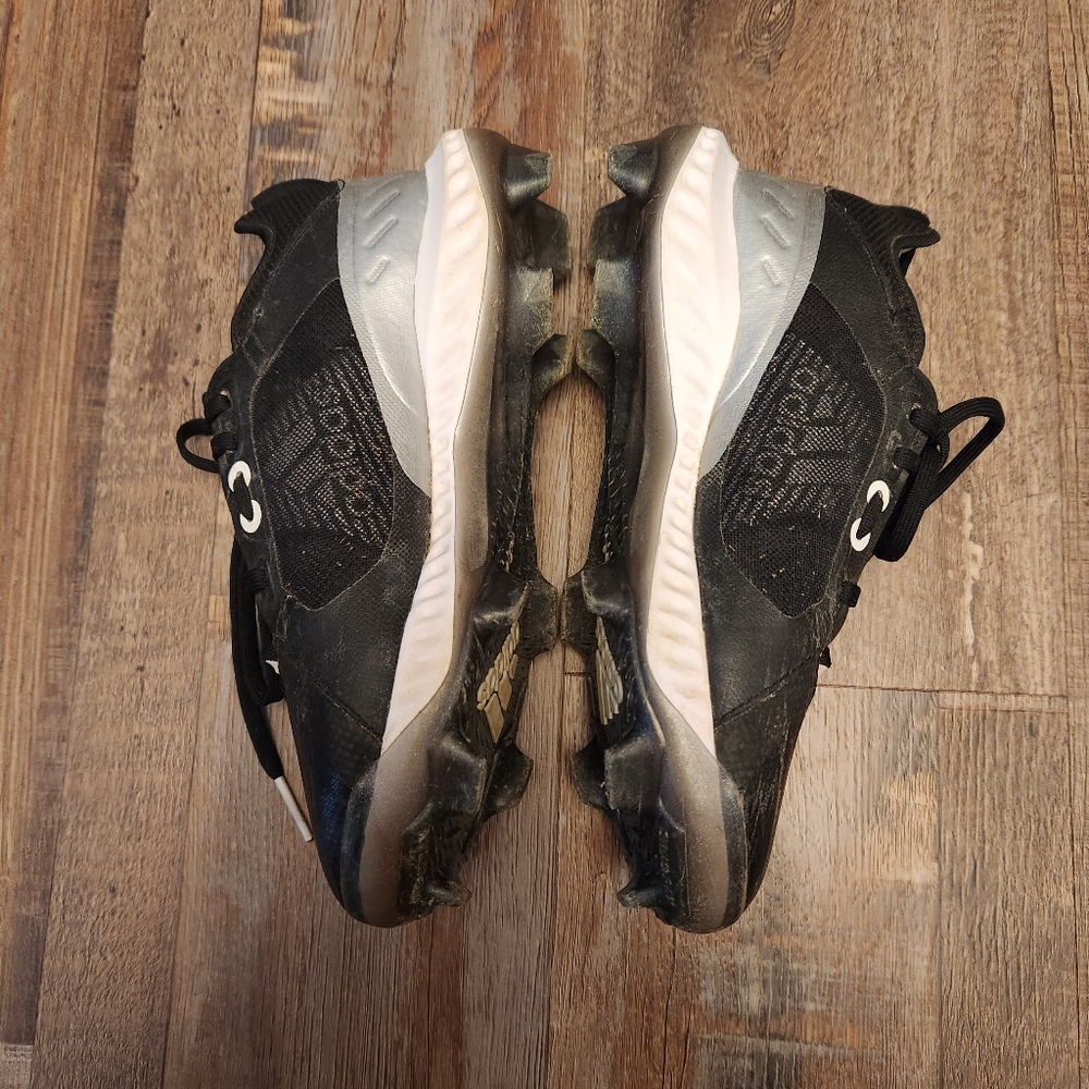 Adidas Softball Cleats - Picture 3 of 8
